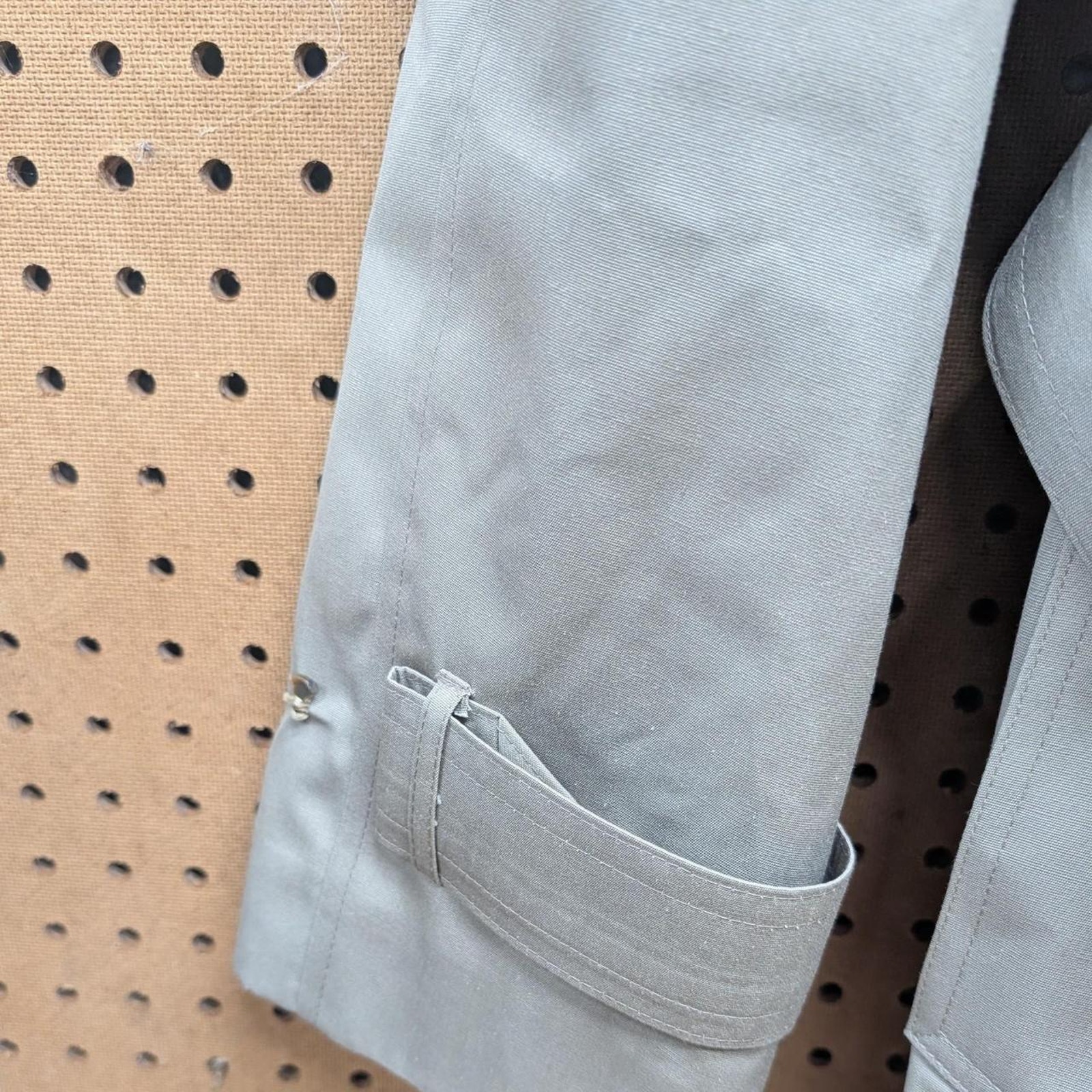 Classic Vintage Tan Trench Coat — image 5 of 8